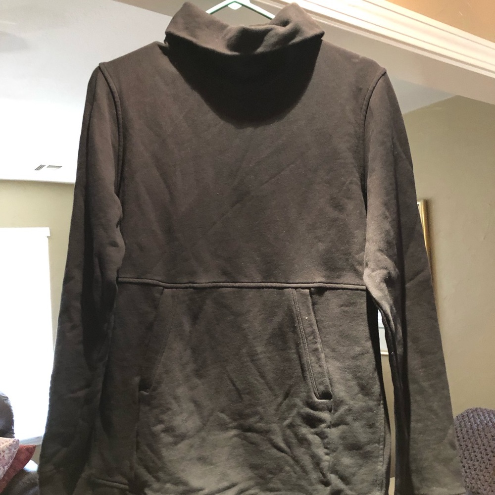 Lululemon sweatshirt turtleneck